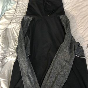Avia black and grey pull over fleece